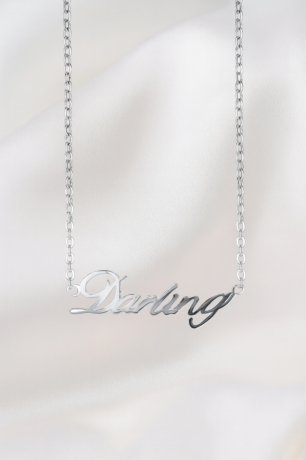 Elegant sterling silver “Darling” necklace – minimalist name pendant for timeless style