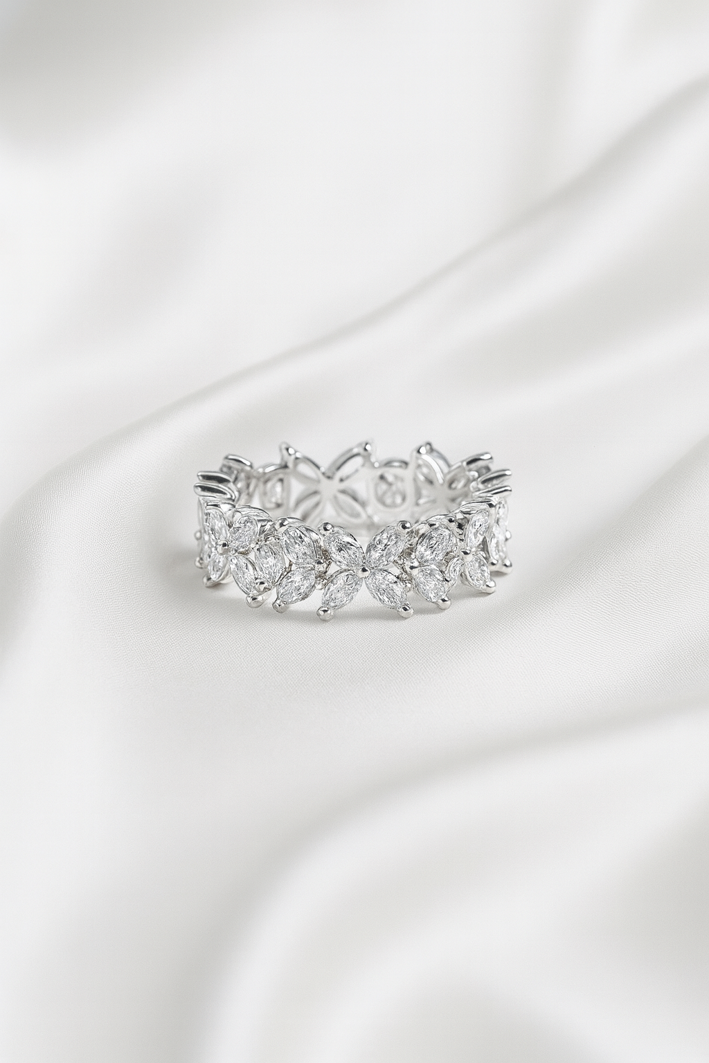 Sterling silver cluster statement ring – minimalist luxury jewellery with sparkle
